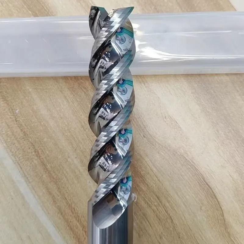3 Flute High Helix Angle End M - đánh giá và giá End Mill